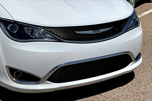 Used 2020 Chrysler Pacifica Touring-L image 32