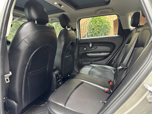 Used 2017 MINI Cooper Clubman ALL4 image 23