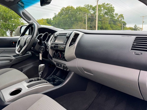 Used 2013 Toyota Tacoma 4x4 Access Cab V6 image 28