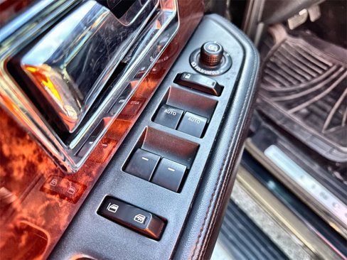Used 2015 Lincoln Navigator L 4WD image 12
