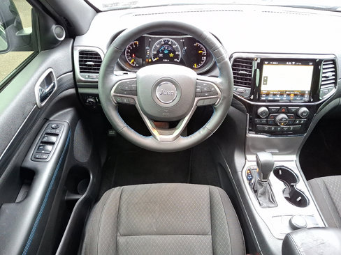 Used 2019 Jeep Grand Cherokee Laredo image 14