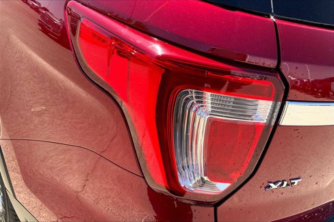 Certified 2019 Ford Explorer XLT w/ Equipment Group 201A image 27