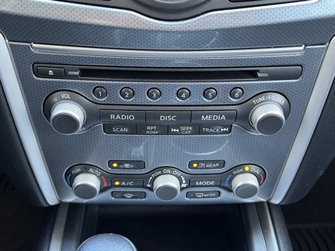 Used 2018 Nissan Pathfinder SL image 34