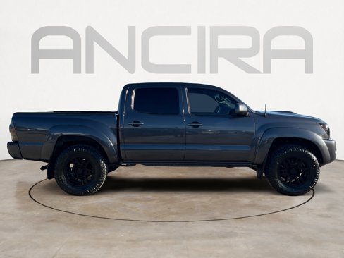 Used 2011 Toyota Tacoma PreRunner image 11