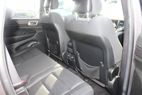 Used 2014 Jeep Grand Cherokee Laredo w/ 18" Wheel & 8.4" Radio Group image 14
