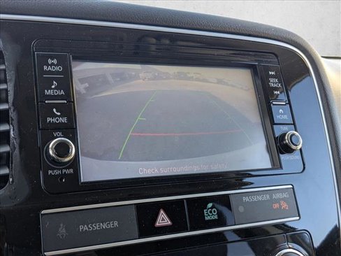 Used 2019 Mitsubishi Outlander ES image 12