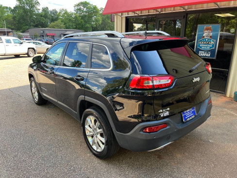 Used 2017 Jeep Cherokee Limited image 7