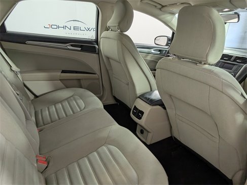 Used 2017 Ford Fusion SE image 21