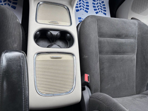 Used 2012 Dodge Grand Caravan SXT image 36