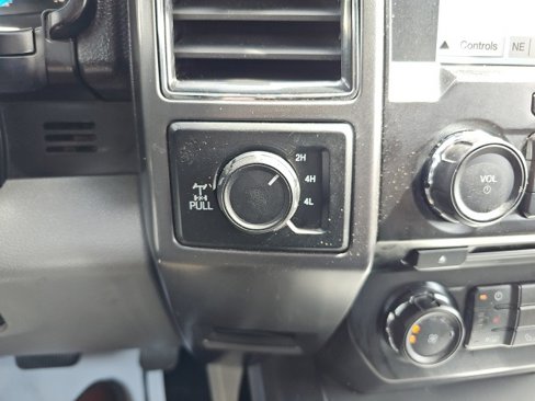 Used 2017 Ford F150 XLT w/ Equipment Group 302A Luxury image 18