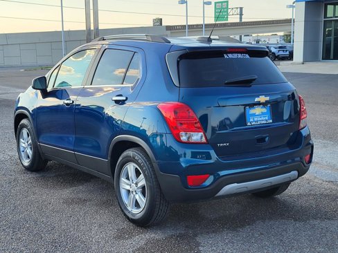 Used 2019 Chevrolet Trax LT w/ Driver Confidence Package image 3