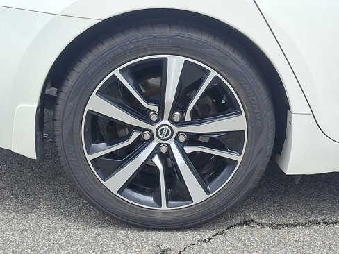 Certified 2021 Nissan Maxima 3.5 SV image 28
