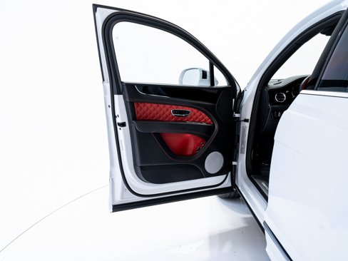 Certified 2022 Bentley Bentayga image 10