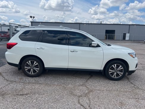 Used 2020 Nissan Pathfinder S image 4