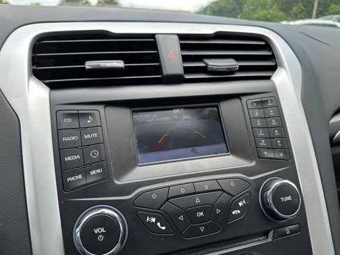 Used 2015 Ford Fusion S image 16