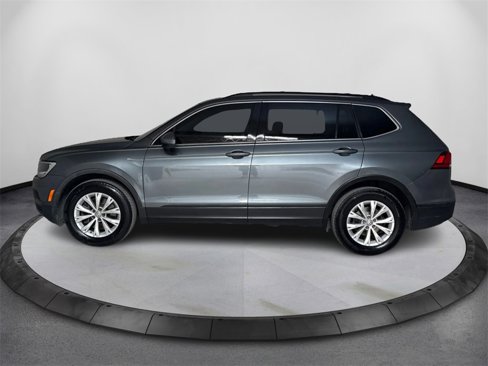 Used 2019 Volkswagen Tiguan SE w/ Panoramic Sunroof Package image 8