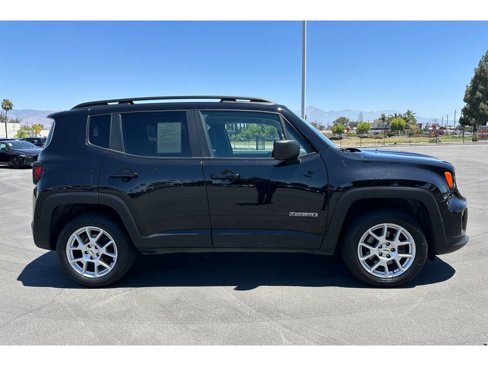Used 2022 Jeep Renegade Latitude image 7