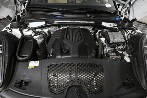 Certified 2022 Porsche Macan image 36