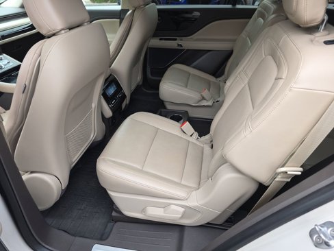 Used 2021 Lincoln Aviator Grand Touring w/ Elements Package Plus image 10