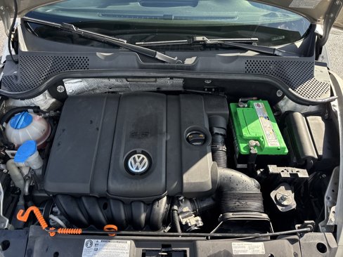 Used 2013 Volkswagen Beetle 2.5 image 9
