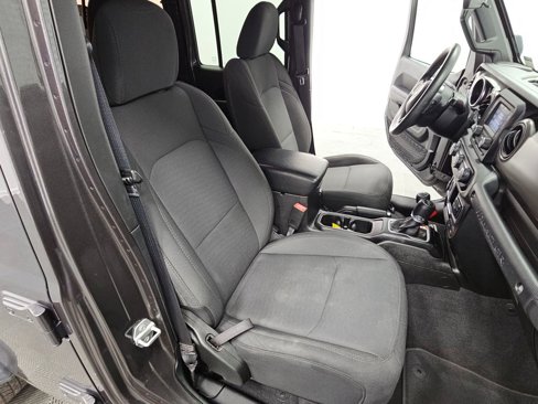 Used 2018 Jeep Wrangler Unlimited Sport image 33