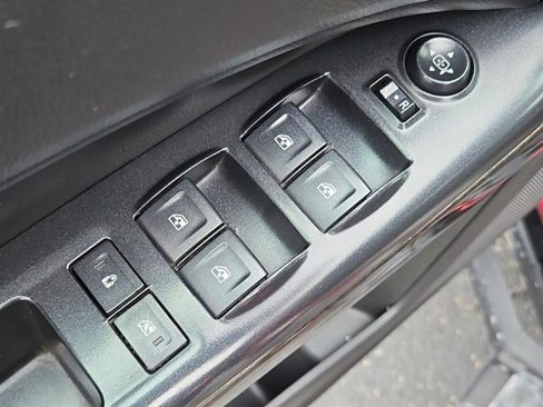 Used 2017 GMC Canyon SLE image 17