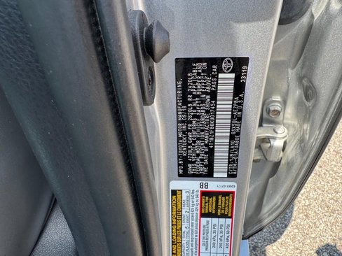 Used 2019 Toyota Avalon Limited image 28
