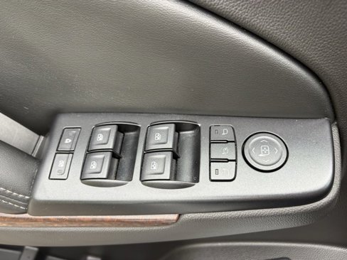 Used 2015 GMC Yukon SLT w/ Open Road Package image 18