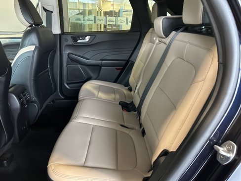 Used 2021 Ford Escape Titanium image 22