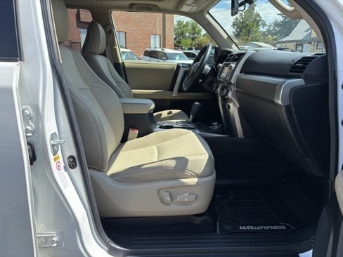Used 2019 Toyota 4Runner SR5 Premium image 14