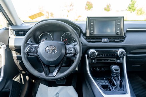 Used 2019 Toyota RAV4 LE image 15