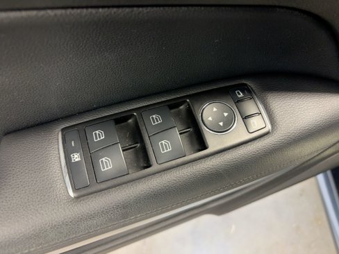 Used 2010 Mercedes-Benz E 550 Coupe image 12