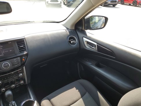 Used 2020 Nissan Pathfinder SV image 21