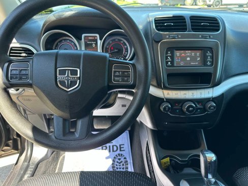 Used 2020 Dodge Journey SE image 14