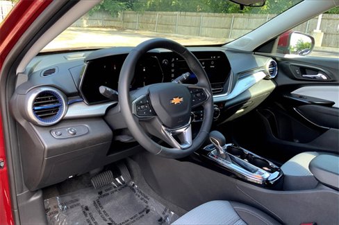 Used 2024 Chevrolet Trax LT w/ Driver Confidence Package image 14