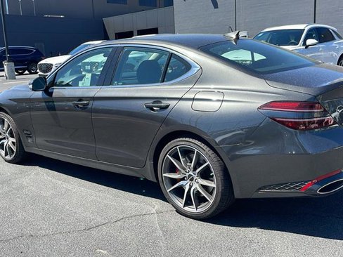 Used 2025 Genesis G70 2.5T image 5