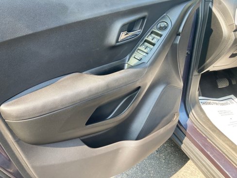 Used 2019 Chevrolet Trax LT w/ LPO, Protection Package image 12