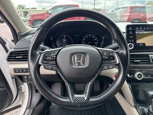 Used 2018 Honda Accord Touring image 25
