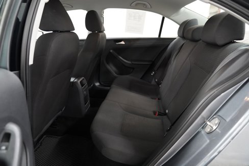 Used 2016 Volkswagen Jetta S image 5
