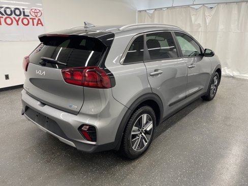 Used 2022 Kia Niro LXS image 2