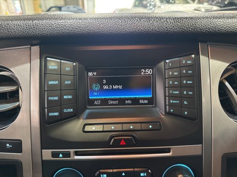 Used 2016 Ford Expedition XLT image 18