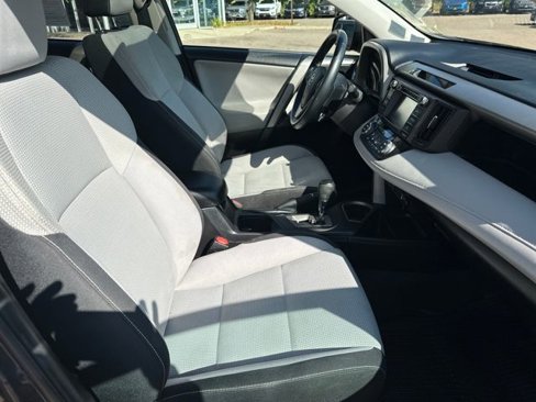 Used 2018 Toyota RAV4 XLE image 26