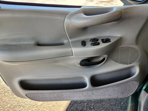 Used 1998 Ford F150 Lariat image 9