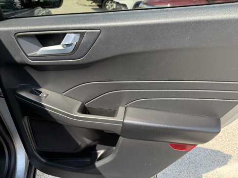 Used 2022 Ford Escape SEL image 13