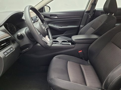 Used 2024 Nissan Altima 2.5 SV image 17