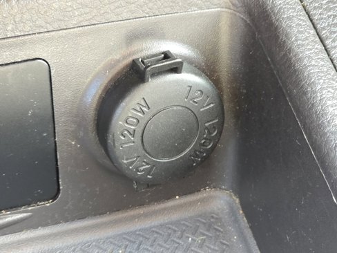 Used 2011 Hyundai Santa Fe SE image 6
