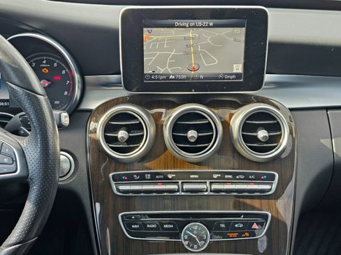 Used 2017 Mercedes-Benz C 300 4MATIC Sedan image 36