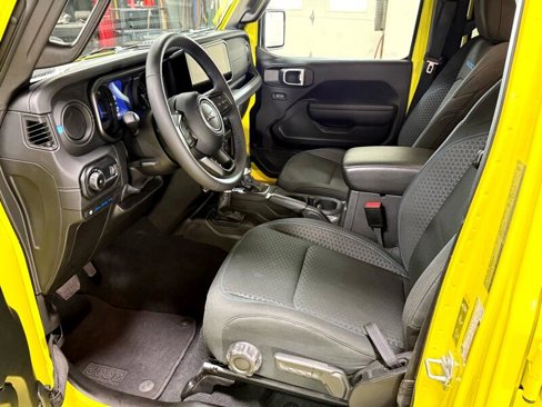 Used 2024 Jeep Wrangler Unlimited Rubicon 4xe image 13