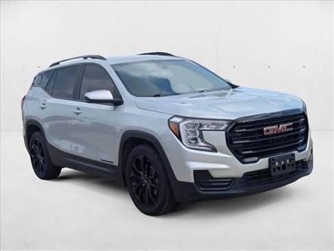 Used 2022 GMC Terrain SLE w/ Driver Convenience Package image 3