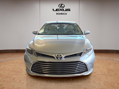 Used 2016 Toyota Avalon XLE Premium image 2